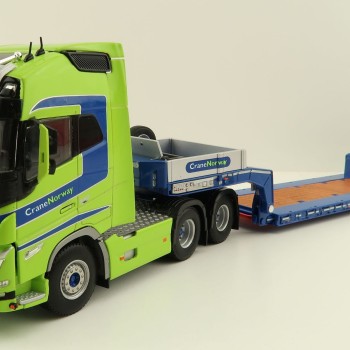 WSI 01-3752 Volvo FH5 Globetrotter XL 6X2 Tag Axle Truck 2 Axle Low Loader - Nordic Crane - Scale 1:50