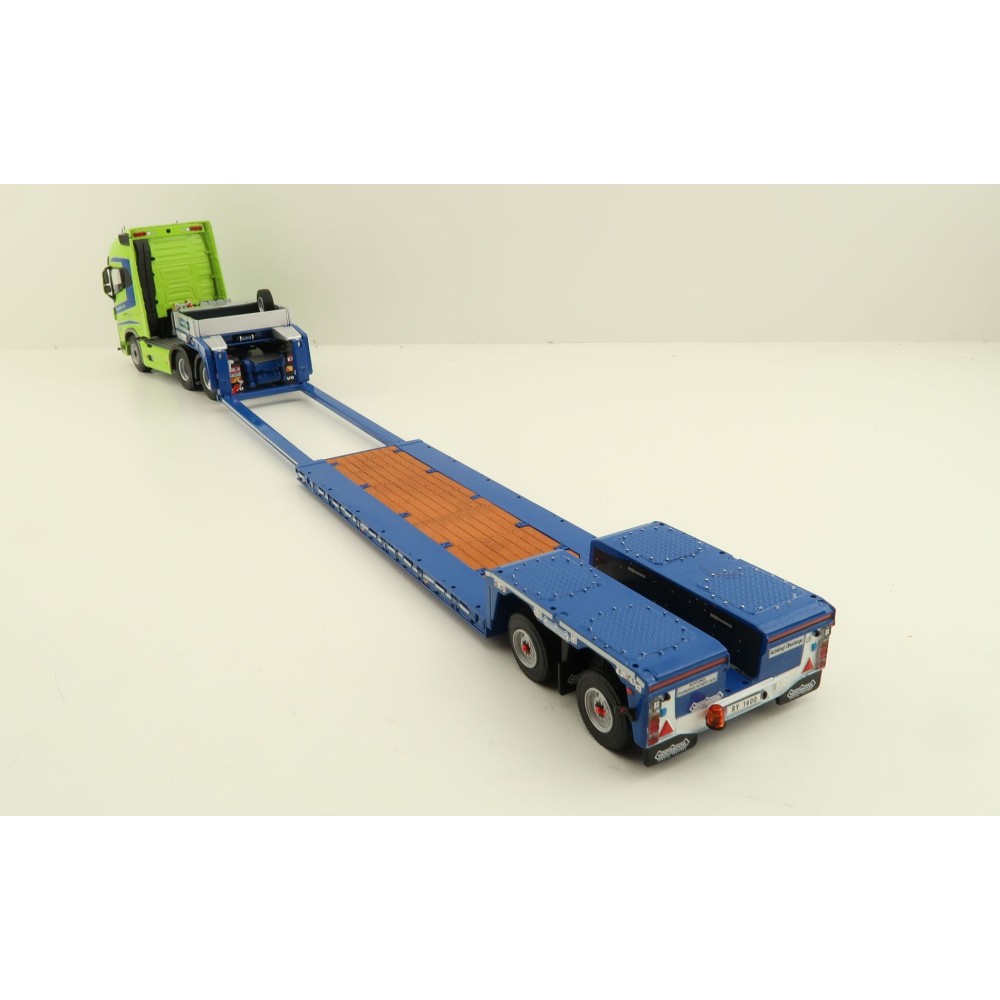 WSI 01-3752 Volvo FH5 Globetrotter XL 6X2 Tag Axle Truck 2 Axle Low Loader - Nordic Crane - Scale 1:50