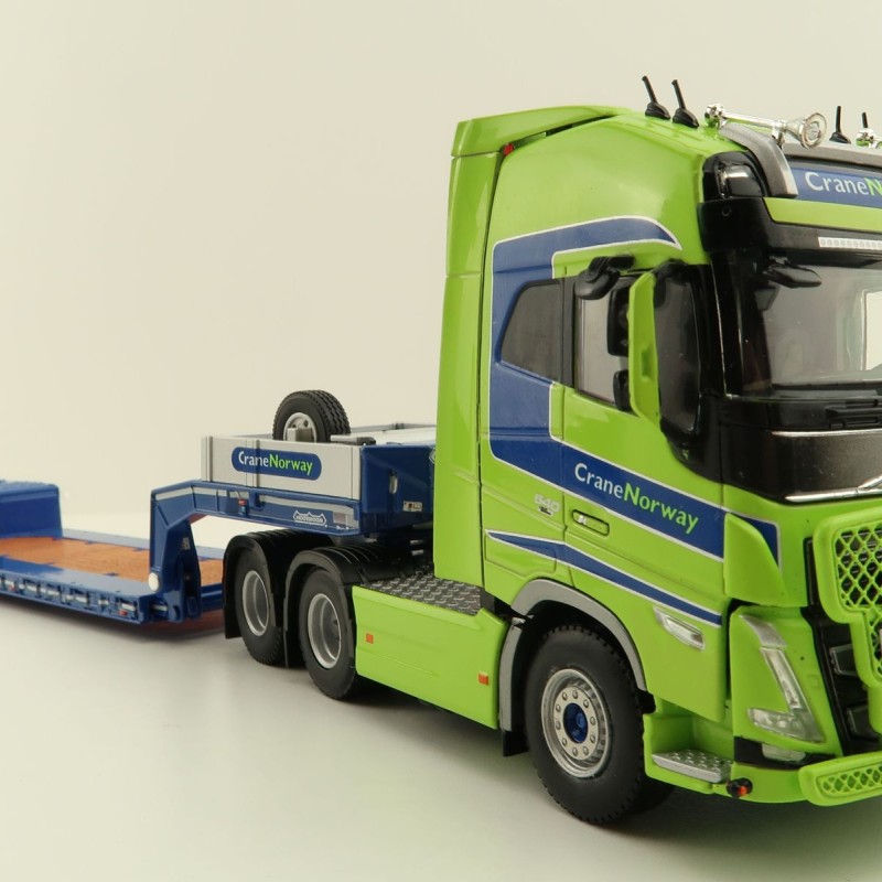 WSI 01-3752 Volvo FH5 Globetrotter XL 6X2 Tag Axle Truck 2 Axle Low Loader - Nordic Crane - Scale 1:50