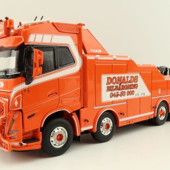WSI 01-3872 Volvo FH5 Globetrotter XL 8x4 Falkom Wrecker Truck - Donald's Bilbargning - Scale 1:50