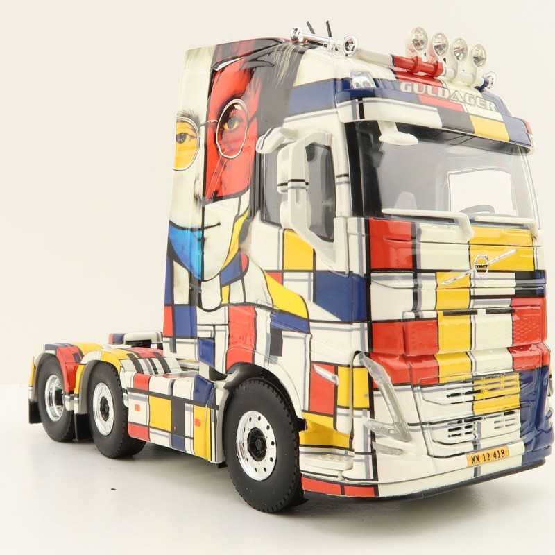 WSI 01-3873 - Volvo FH5 Globetrotter XL 6x2 Prime Mover Guldager - Scale 1:50 