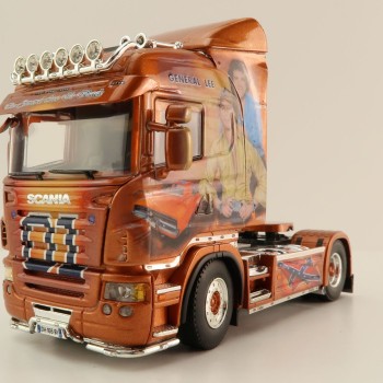 WSI 01-3925 Scania R5 Highline 4x2 Truck Transport TMG - General Lee Dukes of Hazzard - Scale 1:50