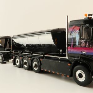 WSI 01-4091 Volvo FH4 8x4 Truck HookLift & trailer & Asphalt Container - General Lee Dukes of Hazzard - Haugen - Scale 1:50