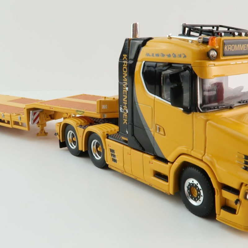 WSI 01-4224 Vlastuin Torpedo 6x2 Prime Mover with Semi Broshuis Extentable Steerable Low Loader Trailer - Krommenhoek  - Scale 1:50