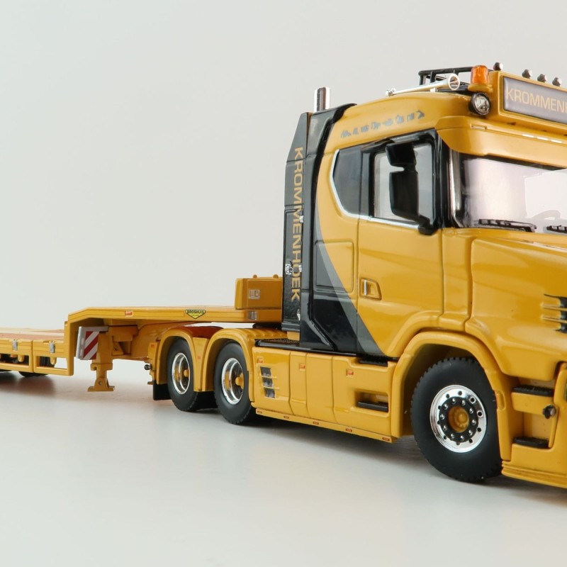 WSI 01-4224 Vlastuin Torpedo 6x2 Prime Mover with Semi Broshuis Extentable Steerable Low Loader Trailer - Krommenhoek  - Scale 1:50