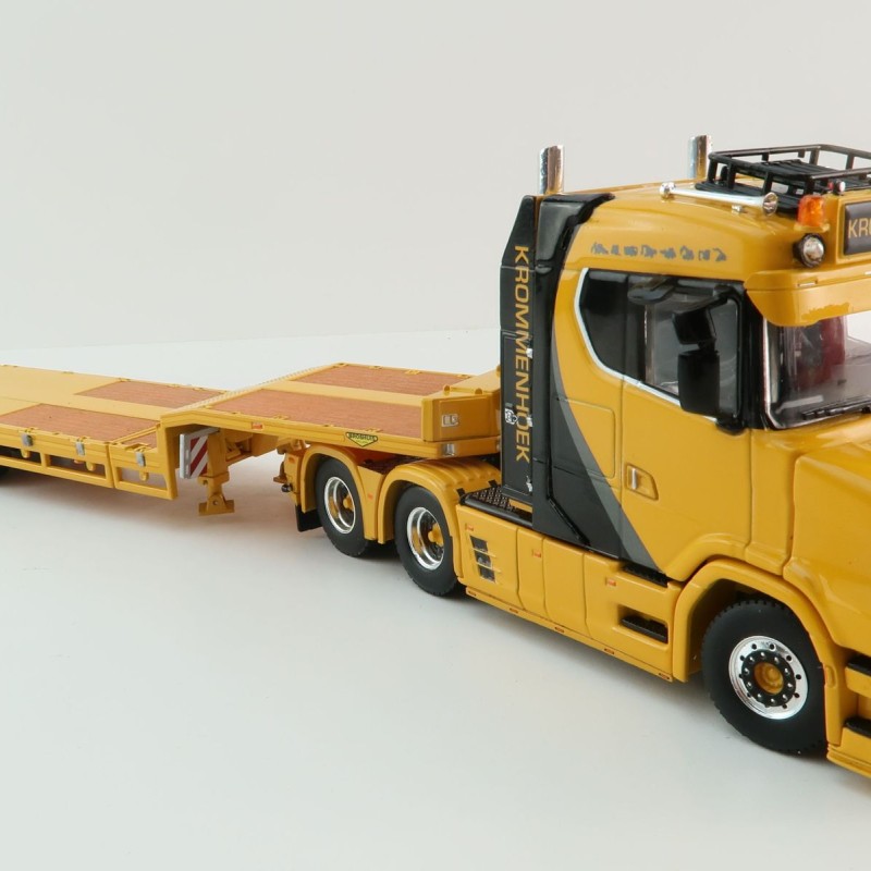 WSI 01-4224 Vlastuin Torpedo 6x2 Prime Mover with Semi Broshuis Extentable Steerable Low Loader Trailer - Krommenhoek  - Scale 1:50