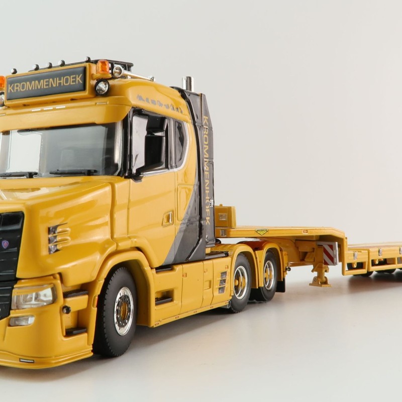 WSI 01-4224 Vlastuin Torpedo 6x2 Prime Mover with Semi Broshuis Extentable Steerable Low Loader Trailer - Krommenhoek  - Scale 1:50