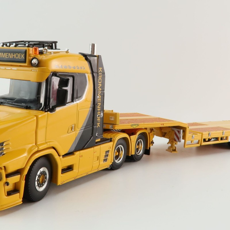 WSI 01-4224 Vlastuin Torpedo 6x2 Prime Mover with Semi Broshuis Extentable Steerable Low Loader Trailer - Krommenhoek  - Scale 1:50