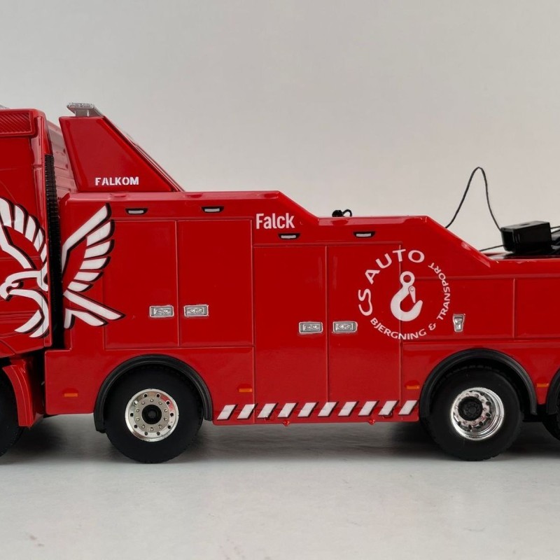 WSI 01-4434 Volvo FH5 Globetrotter 8x4 Falkom Tow Truck - CS Auto - Scale 1:50