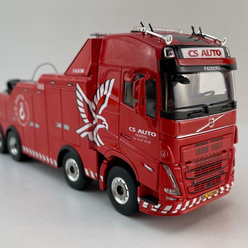 WSI 01-4434 Volvo FH5 Globetrotter 8x4 Falkom Tow Truck - CS Auto - Scale 1:50