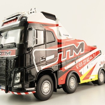 WSI 01-4508 Volvo FH4 Globetrotter XL 8x4 Falkom Wrecker Truck - DTM Mazuret - Scale 1:50