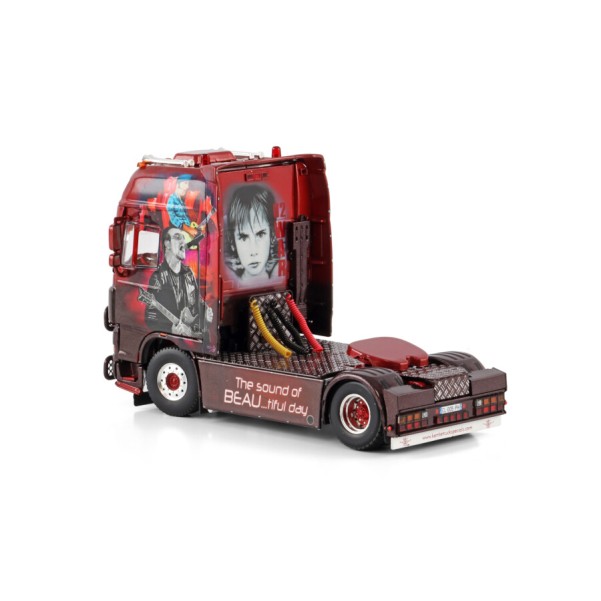 WSI 01-4509 – DAF XF 105 Super Space Cab 4x2 Prime Mover - Transport Beau U2 Band - Scale 1:50