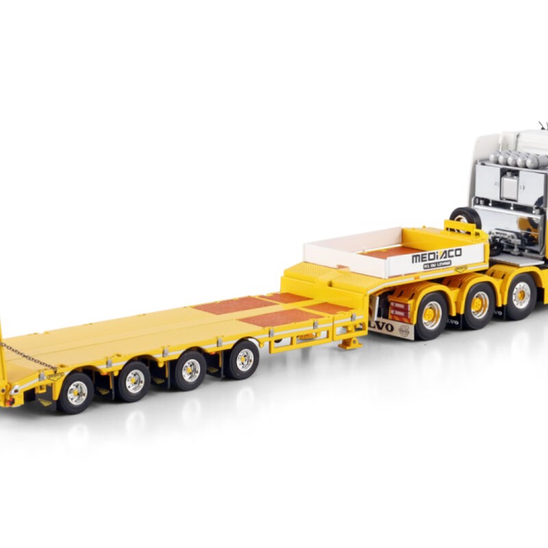 WSI 01-4753 – VOLVO FH4 Globetrotter 8x4 Prime Mover with 4-axle Low Loader – Mediaco - Scale 1:50
