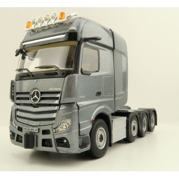WSI 04-2142 Mercedes Benz Actros MP5 Giga Space 8x4 Prime Mover Truck - Scale 1:50