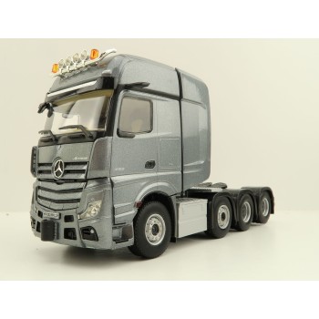 WSI 04-2142 Mercedes Benz Actros MP5 Giga Space 8x4 Prime Mover Truck - Scale 1:50