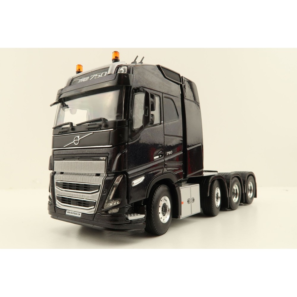 WSI 04-2146 Volvo FH5 Globetrotter 8x4 Prime Mover Truck - Scale 1:50