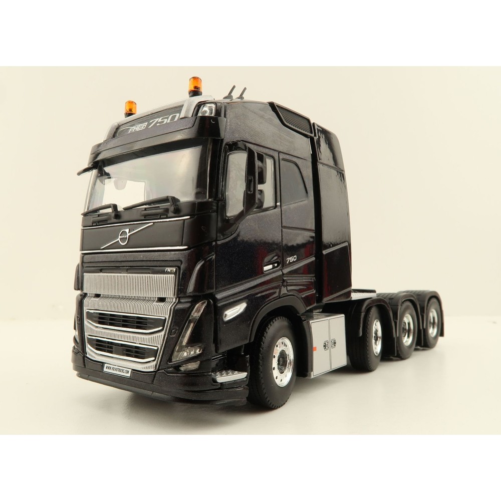 WSI 04-2146 Volvo FH5 Globetrotter 8x4 Prime Mover Truck - Scale 1:50