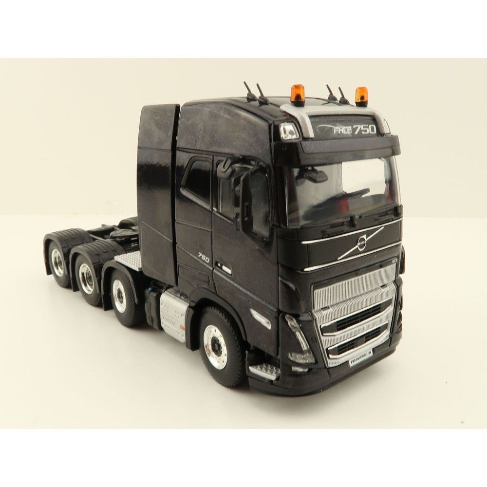 WSI 04-2146 Volvo FH5 Globetrotter 8x4 Prime Mover Truck - Scale 1:50