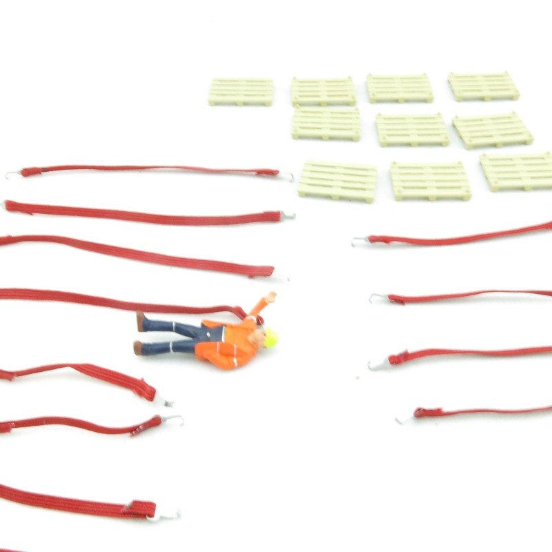WSI 12-1024 Straps and Pallets for Truck Load  - Scale 1:50