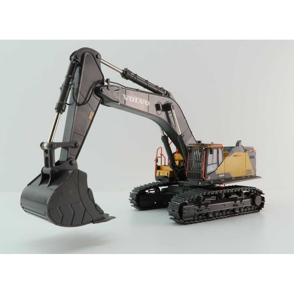 WSI 64-2010 - Large Volvo EC 950 F Tracked Excavator - Scale 1:50