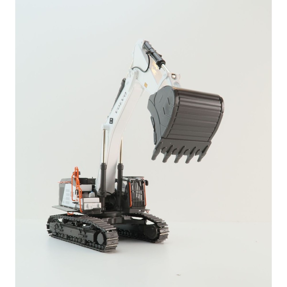 WSI 64-2012 - Large Volvo EC 950 F Tracked Excavator Limited White Edition - Scale 1:50 
