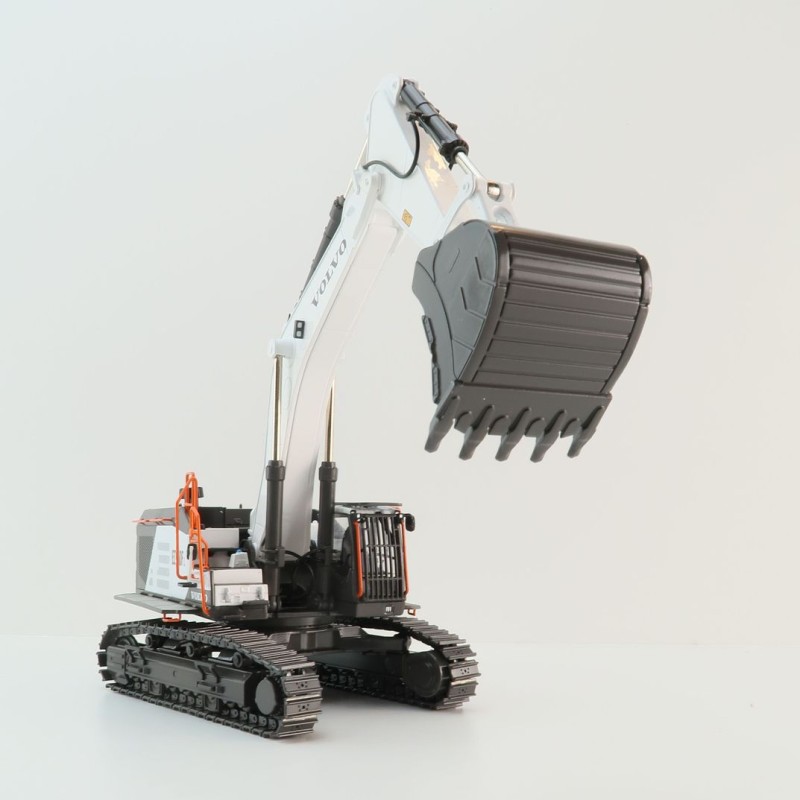 WSI 64-2012 - Large Volvo EC 950 F Tracked Excavator Limited White Edition - Scale 1:50 