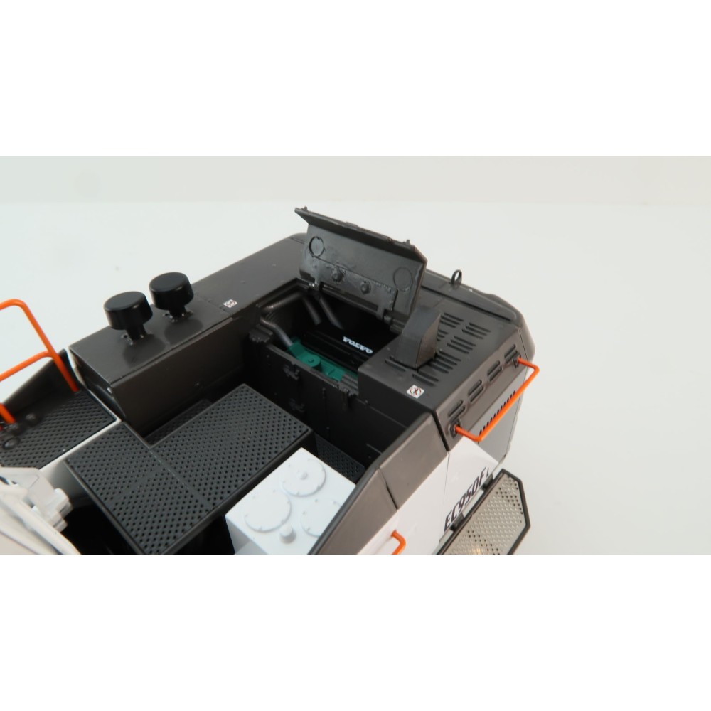 WSI 64-2012 - Large Volvo EC 950 F Tracked Excavator Limited White Edition - Scale 1:50 