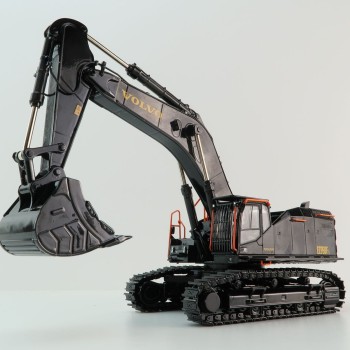 WSI 64-2013 - Large Volvo EC 950 F Tracked Excavator Limited Black Edition - Scale 1:50