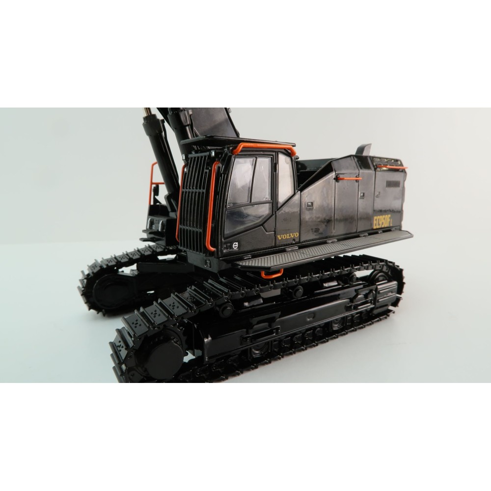 WSI 64-2013 - Large Volvo EC 950 F Tracked Excavator Limited Black Edition - Scale 1:50