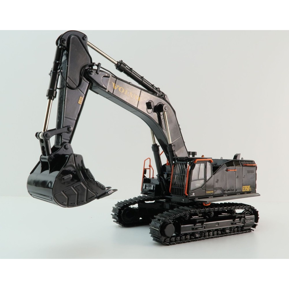 WSI 64-2013 - Large Volvo EC 950 F Tracked Excavator Limited Black Edition - Scale 1:50