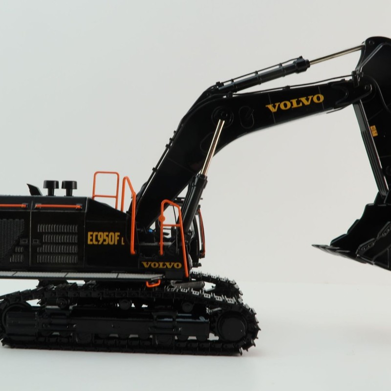 WSI 64-2013 - Large Volvo EC 950 F Tracked Excavator Limited Black Edition - Scale 1:50