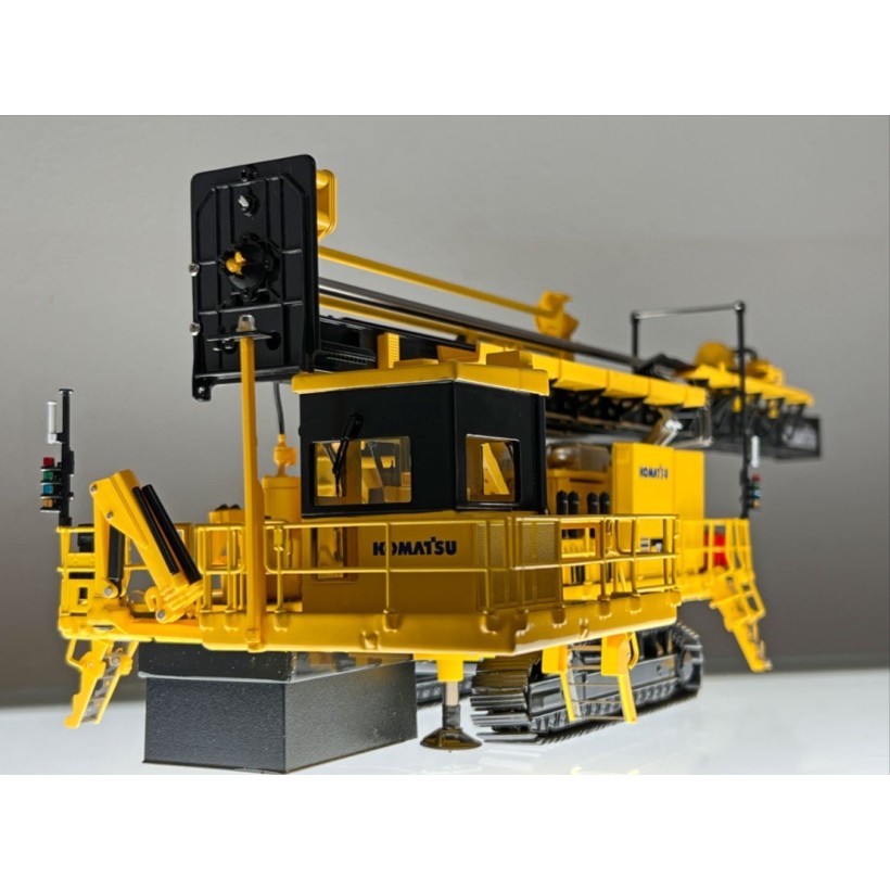 Weiss Brothers WBR026 - Komatsu 77XR Blasthole Drill - 1:50 Scale
