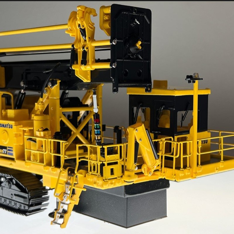 Weiss Brothers WBR026 - Komatsu 77XR Blasthole Drill - 1:50 Scale