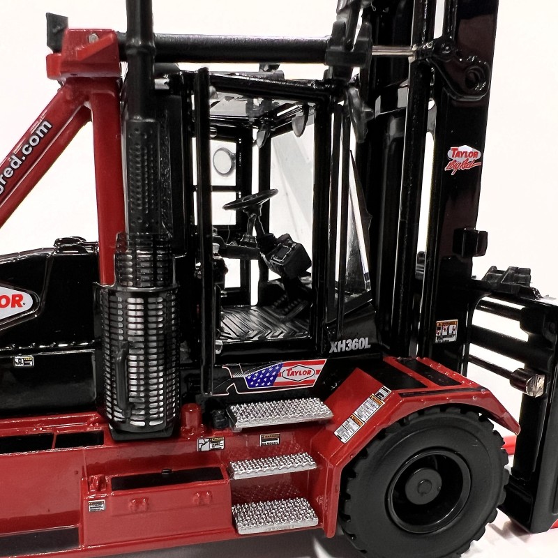 Weiss Brothers WBR033-300 - Large Taylor Forklift XH-360L Diecast - 1:50 Scale