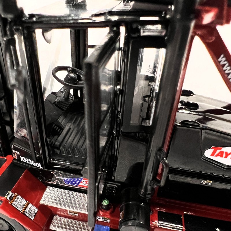 Weiss Brothers WBR033-300 - Large Taylor Forklift XH-360L Diecast - 1:50 Scale