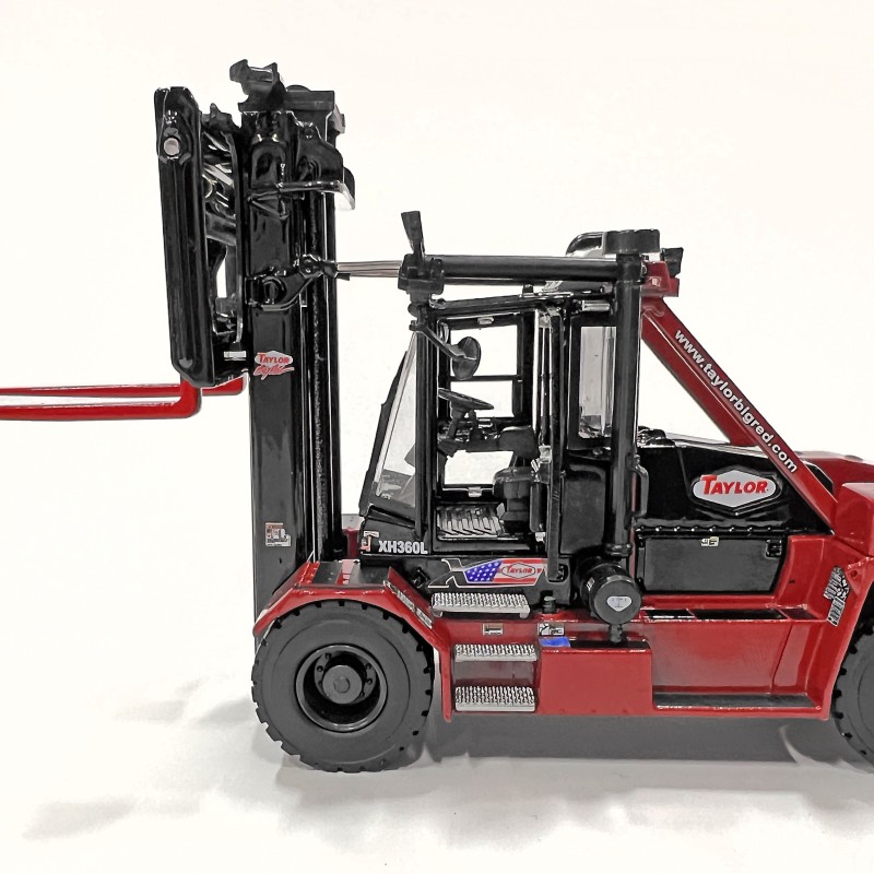 Weiss Brothers WBR033-300 - Large Taylor Forklift XH-360L Diecast - 1:50 Scale