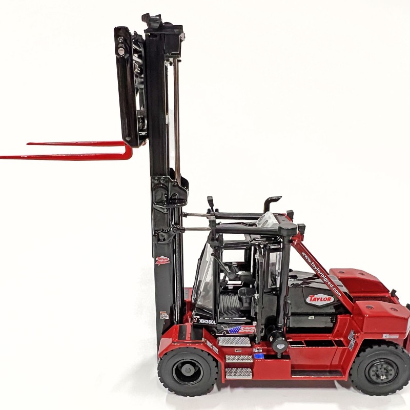 Weiss Brothers WBR033-300 - Large Taylor Forklift XH-360L Diecast - 1:50 Scale