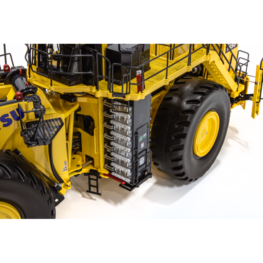 Weiss Brothers WBR034 - Large Komatsu WE1850 Wheel Loader - 1:50 Scale