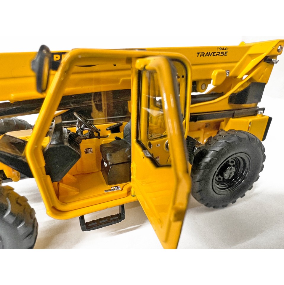 Weiss Brothers WBR036 Pettibone Traverse T944X Telehandler Scale 1:50
